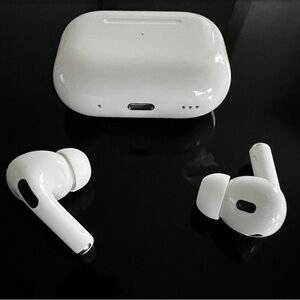 Apple AirPods Pro with Charging Case - White and with box